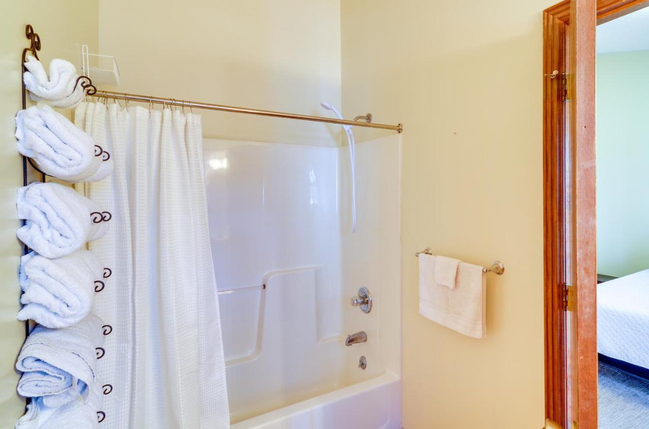 Burnside Resort Cabin With Hot Tub And Outdoor Spots! 外观 照片